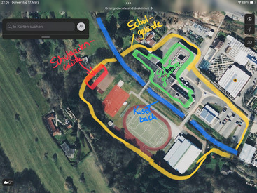 Luftbild mit handschriftlichen Eintragungen zur Lage eines geplanten Schulgartens