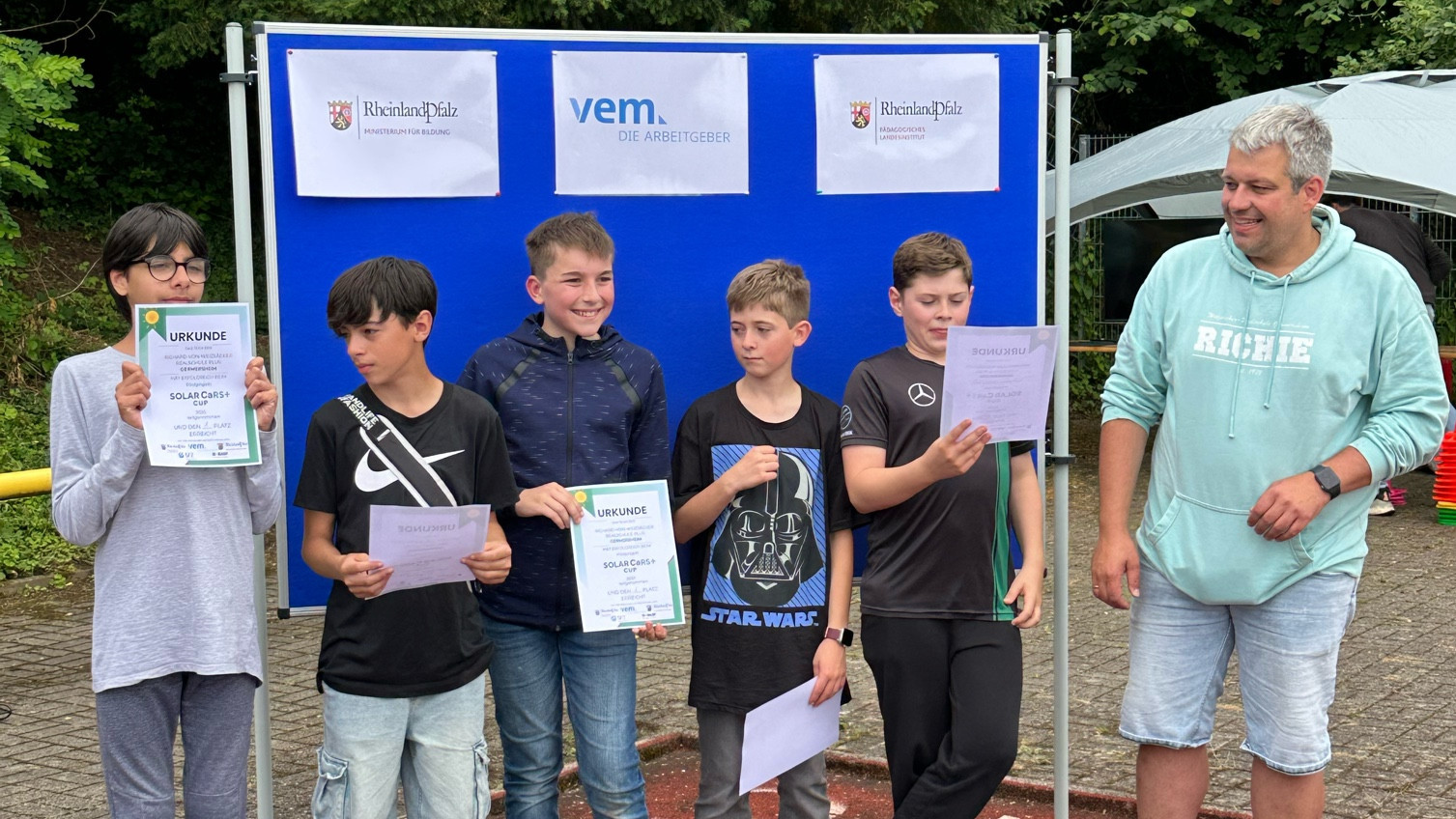 Das Bild zeigt das Gewinner-Team der Realschule plus Germersheim.