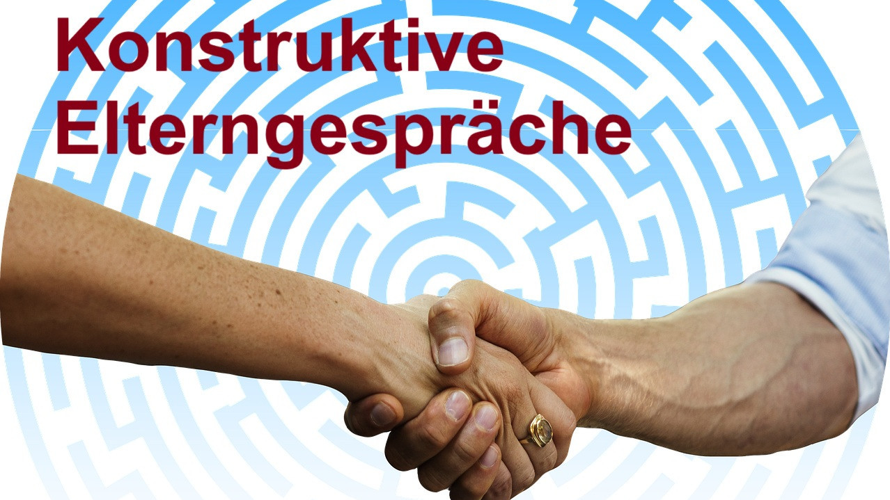 Die Grafik zeigt zwei Hände, die sich vor einem Labyrinthintergrund gereicht werden. Im Hintergrund steht "Konstruktive Elterngespräche".