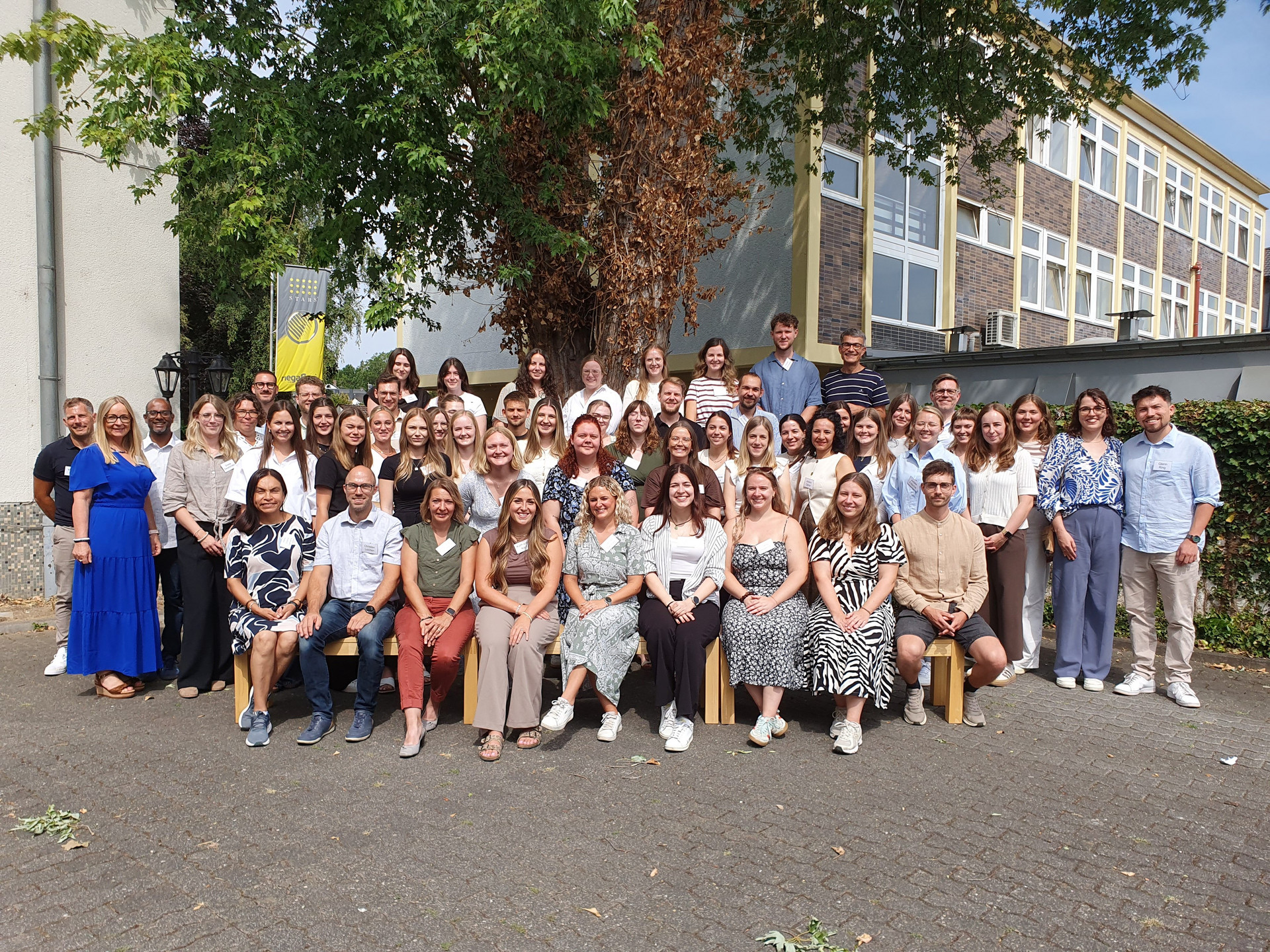 Auf dem Bild sind die neuen Anwärterinnen und Anwärter bei der Einstellung am 31.07.2026 zu sehen.