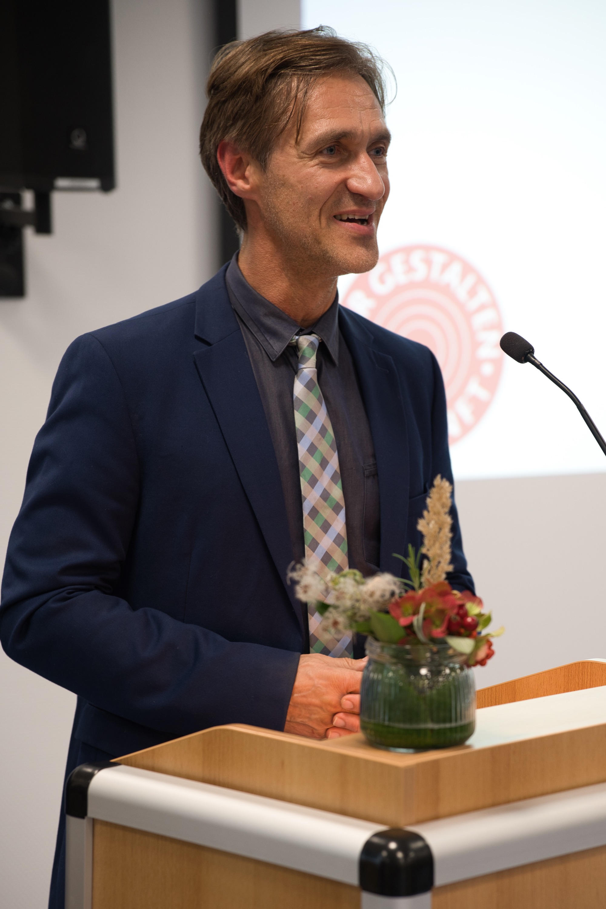 Seminarleiter Markus Böhner am Rednerpult